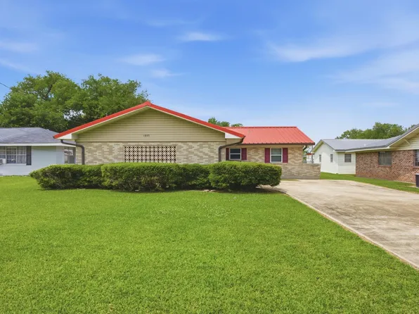 1807 Drost St, Sulphur, LA 70663