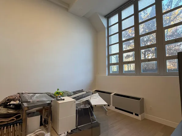 19-19 24th Avenue image 4 of 14