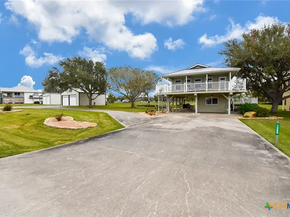 1289 W Bayshore Dr, Palacios, TX 77465