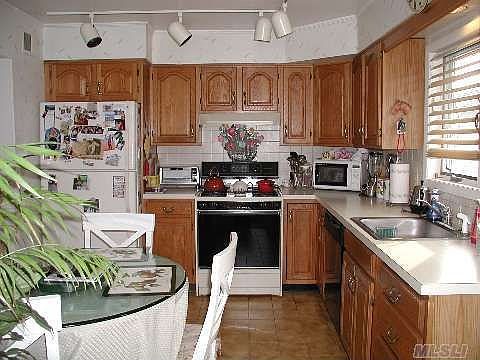 2nd image of 127 Elaine Dr