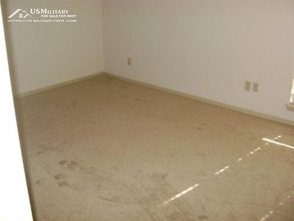 4th image of 4433 N Stanton St APT 0352