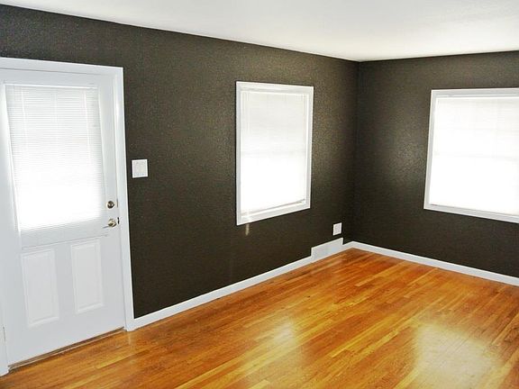 3rd image of 1028 Lincoln Ave