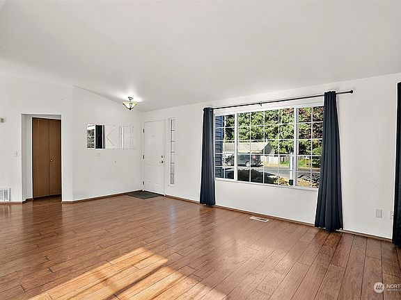 5th image of 4203 Arbor Drive SE