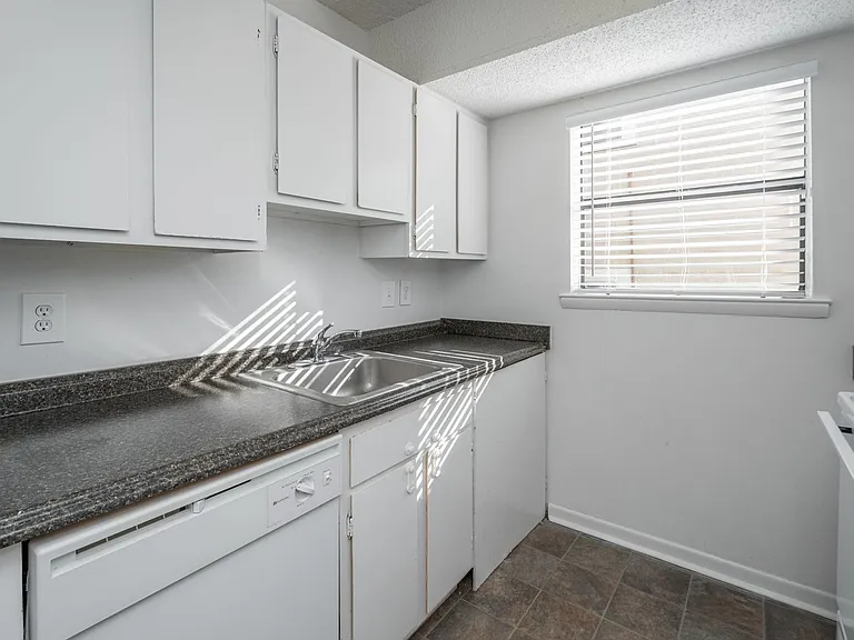 Dana Apartments — Photo 15