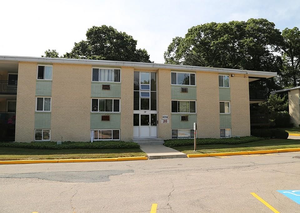 1st image of 20 Nelson Dr APT 2A