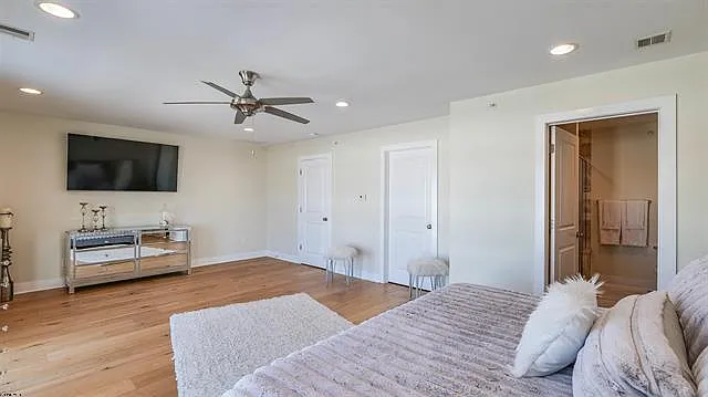 210 N Madison Ave #2 — Photo 16