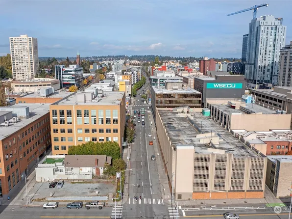4301 11th Avenue NE, Seattle, WA 98105