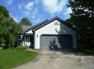 520 Springle Dr, Waterford, MI