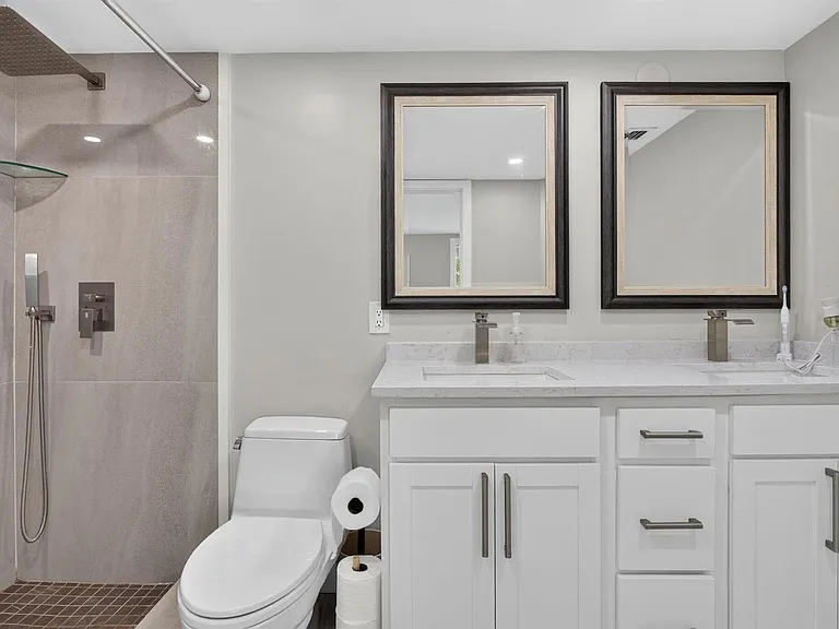 3205 Portofino Point #C2 — Photo 32