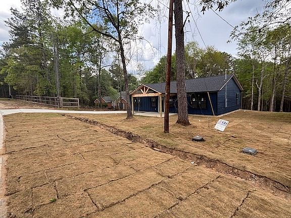 2nd image of 732 Moye Rd