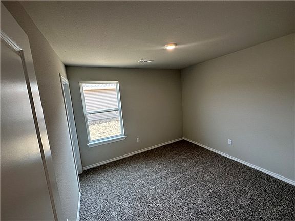 4th image of 600 Cattleman Ln