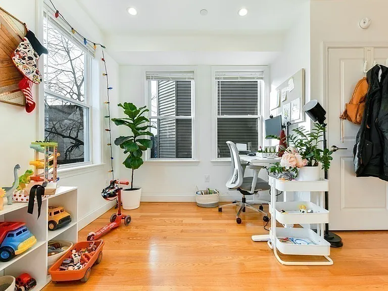 236 Havre St #3 — Photo 13
