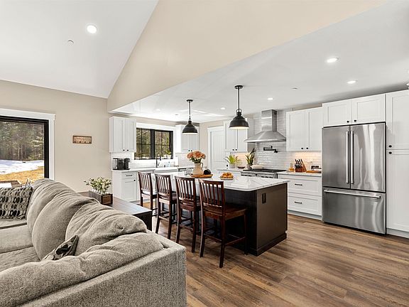 4th image of 126 Grimstone Drive
