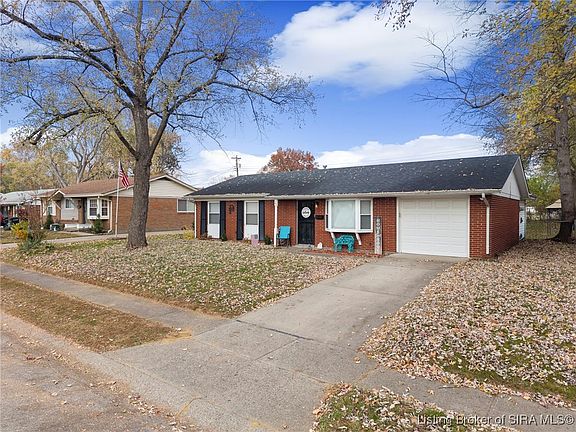 2nd image of 522 Mockingbird Drive
