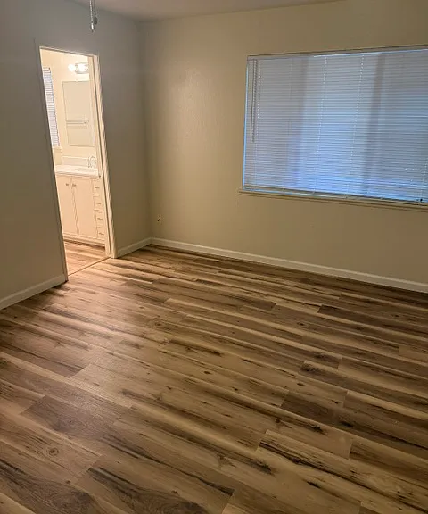 211 W 1st Ave #C — Photo 11