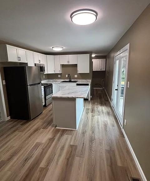 408 Woodcreek Dr — Photo 1