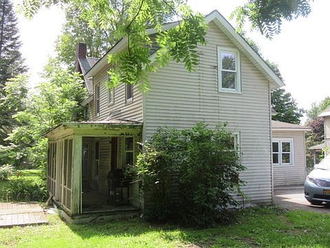 2nd image of 13 College St