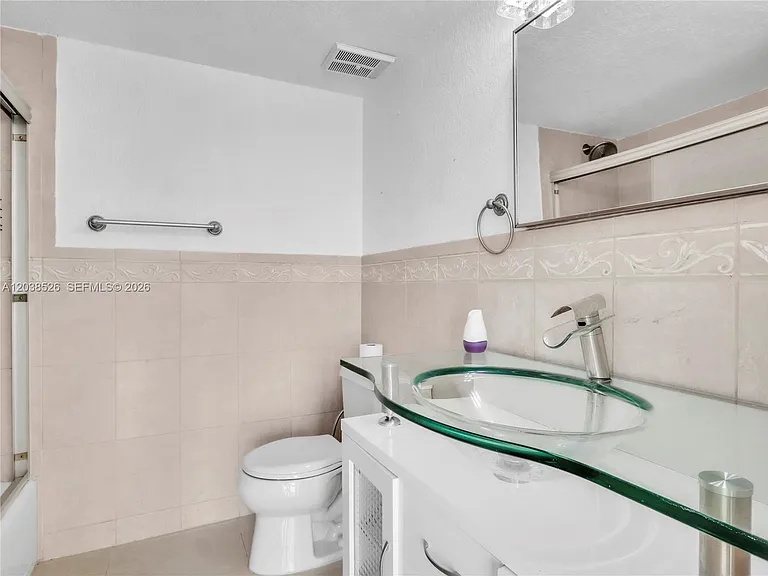 2075 SW 122nd Ave — Photo 5