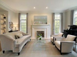 436 Lakeside Manor Rd, Highland Park, IL 60035