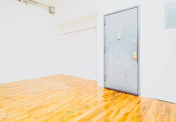 5th image of 27 Ingraham St #5