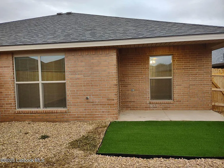 2121 N Jayton Ave #A — Photo 16