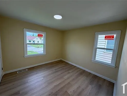 3 bed, 1128 sqft, $2,300 — Photo 3