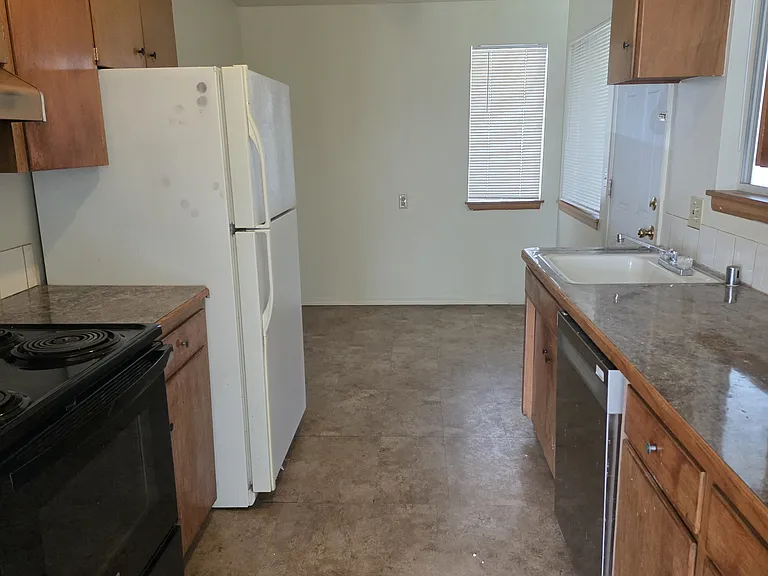 2126 W Pacific Ave #301 — Photo 2