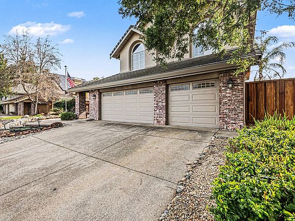 5th image of 615 Rutherford Cir