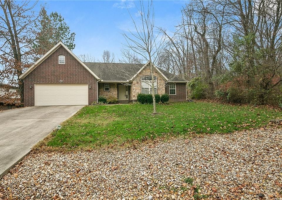 1st image of 39 Elizabeth Dr