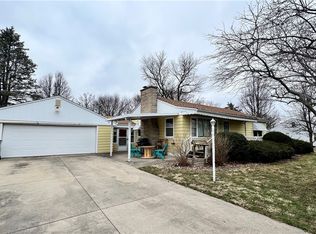 226 E Highland Dr, Forsyth, IL 62535