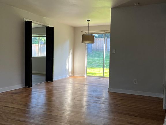 5th image of 16859 NE 14th Pl