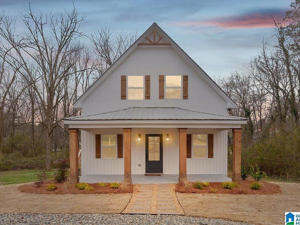 1st image of 285 3rd St