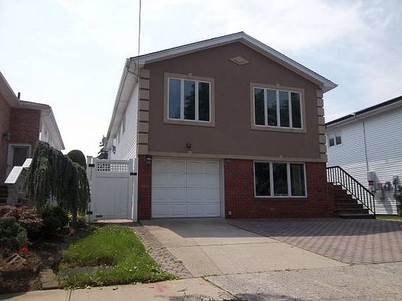 3rd image of 15928 92nd St