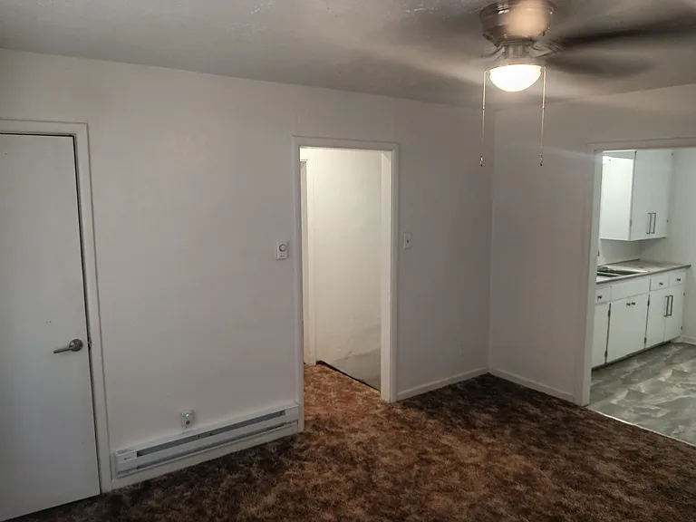 611 NW Columbia Ave #B — Photo 6