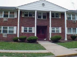 42 Woodedge Ave #A, Edison, NJ 08817