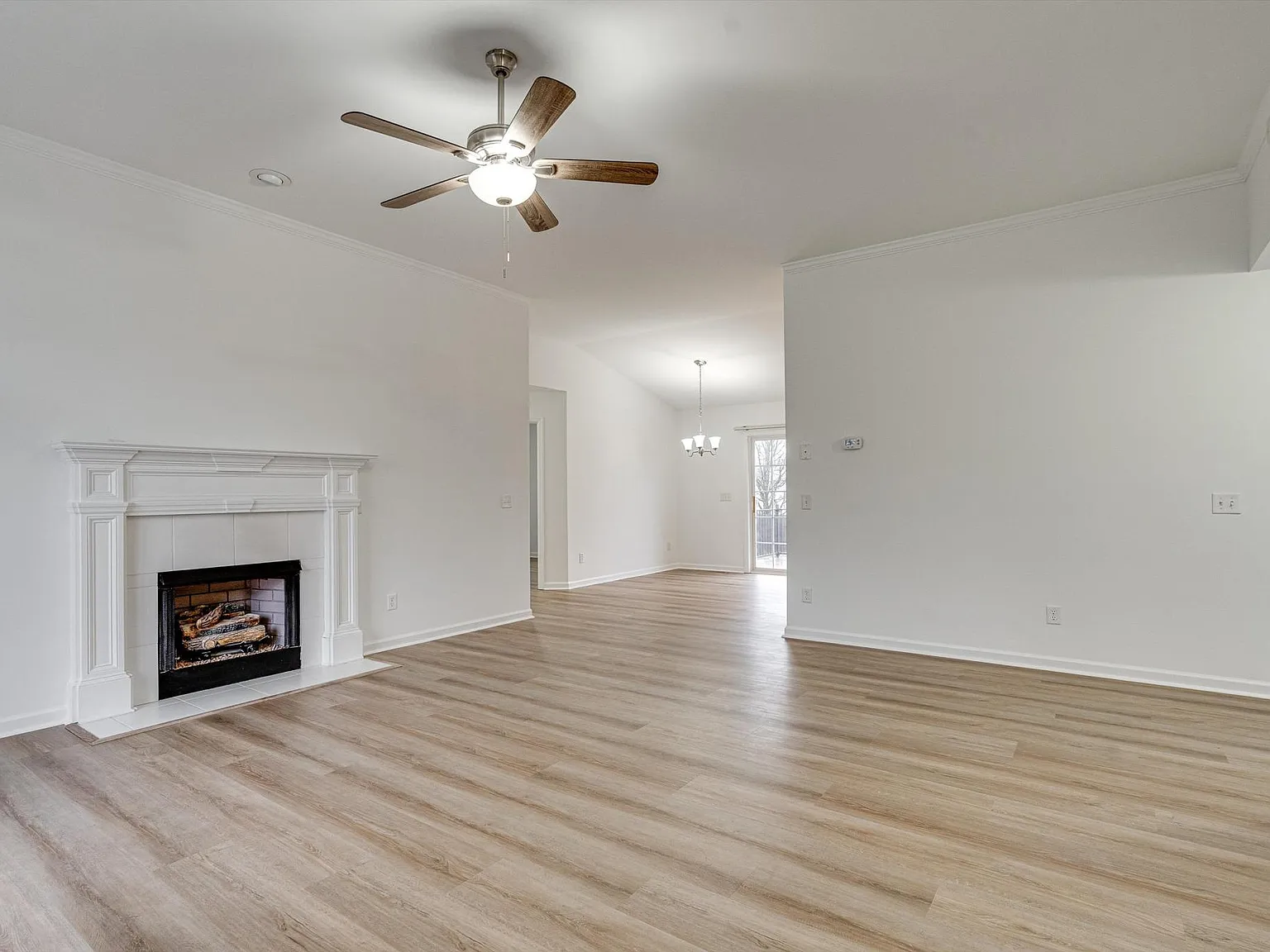 3 bed, 1381 sqft, $2,150 — Photo 3