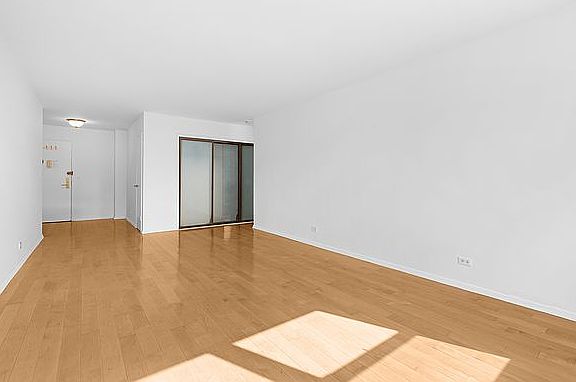5th image of 404 E 66th St APT 11A