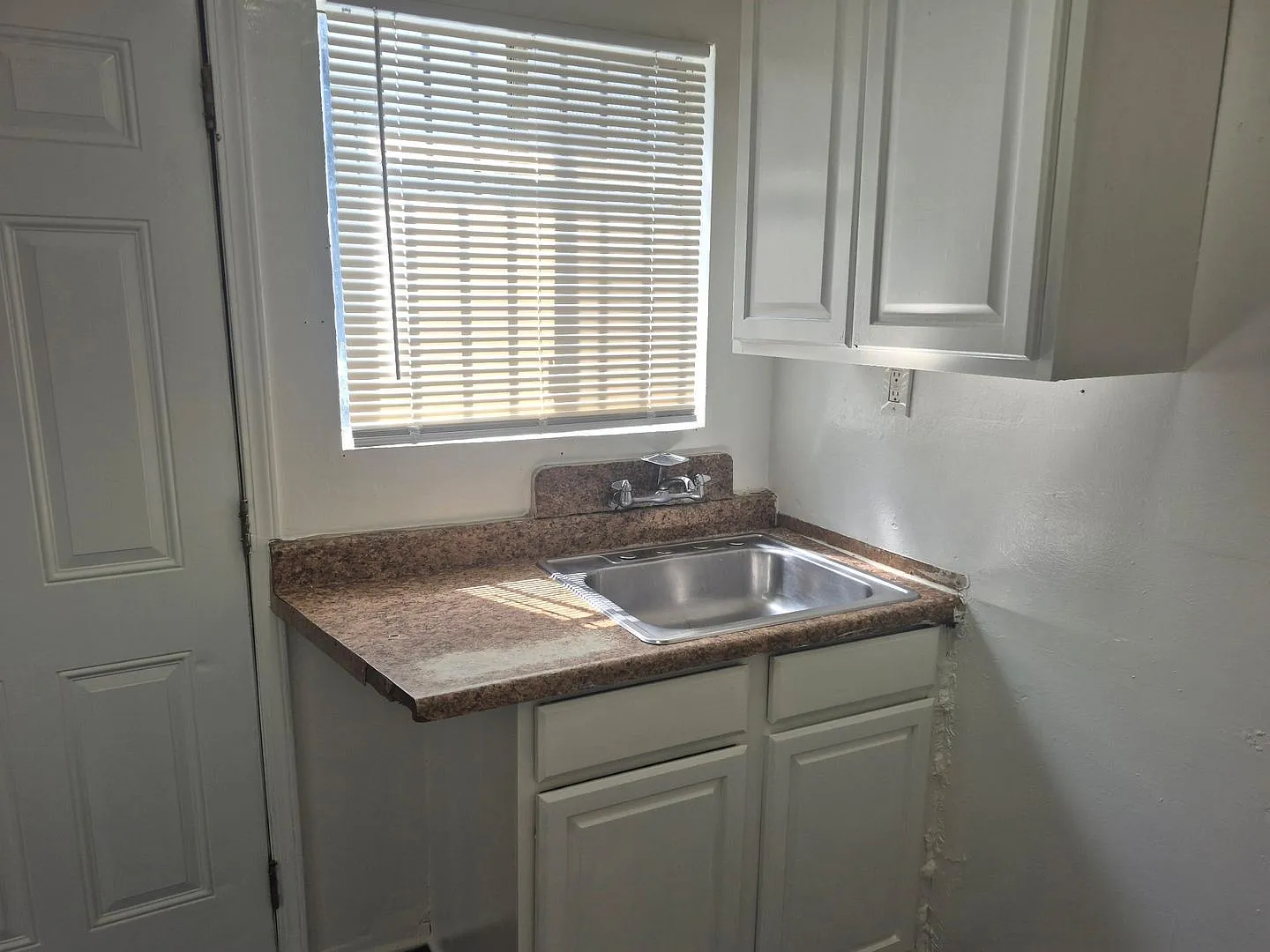 Studio, 1.0 bath, 300 sqft, $1,412 — Photo 4