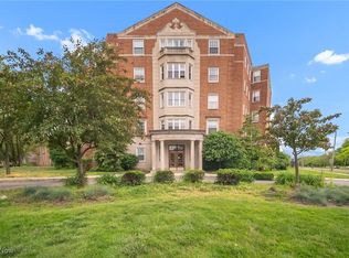 13800 Fairhill Rd APT 418, Shaker Heights, OH 44120