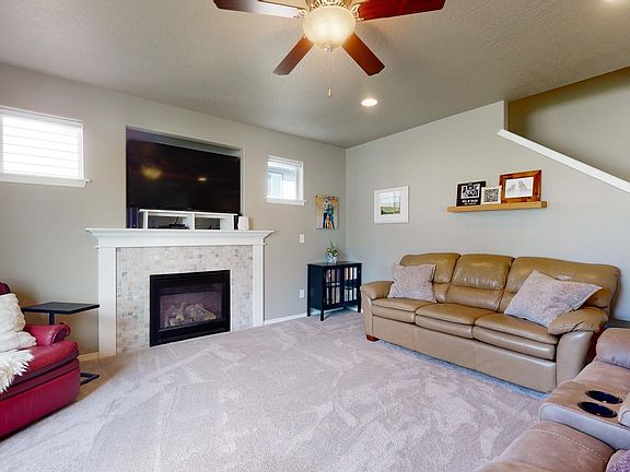 2nd image of 1800 SW Panorama Dr