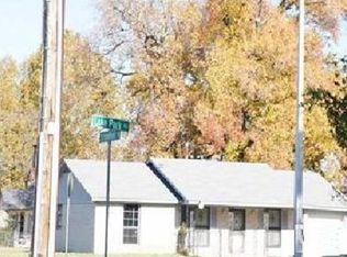 2743 Lake Park Rd, Memphis, TN 38127