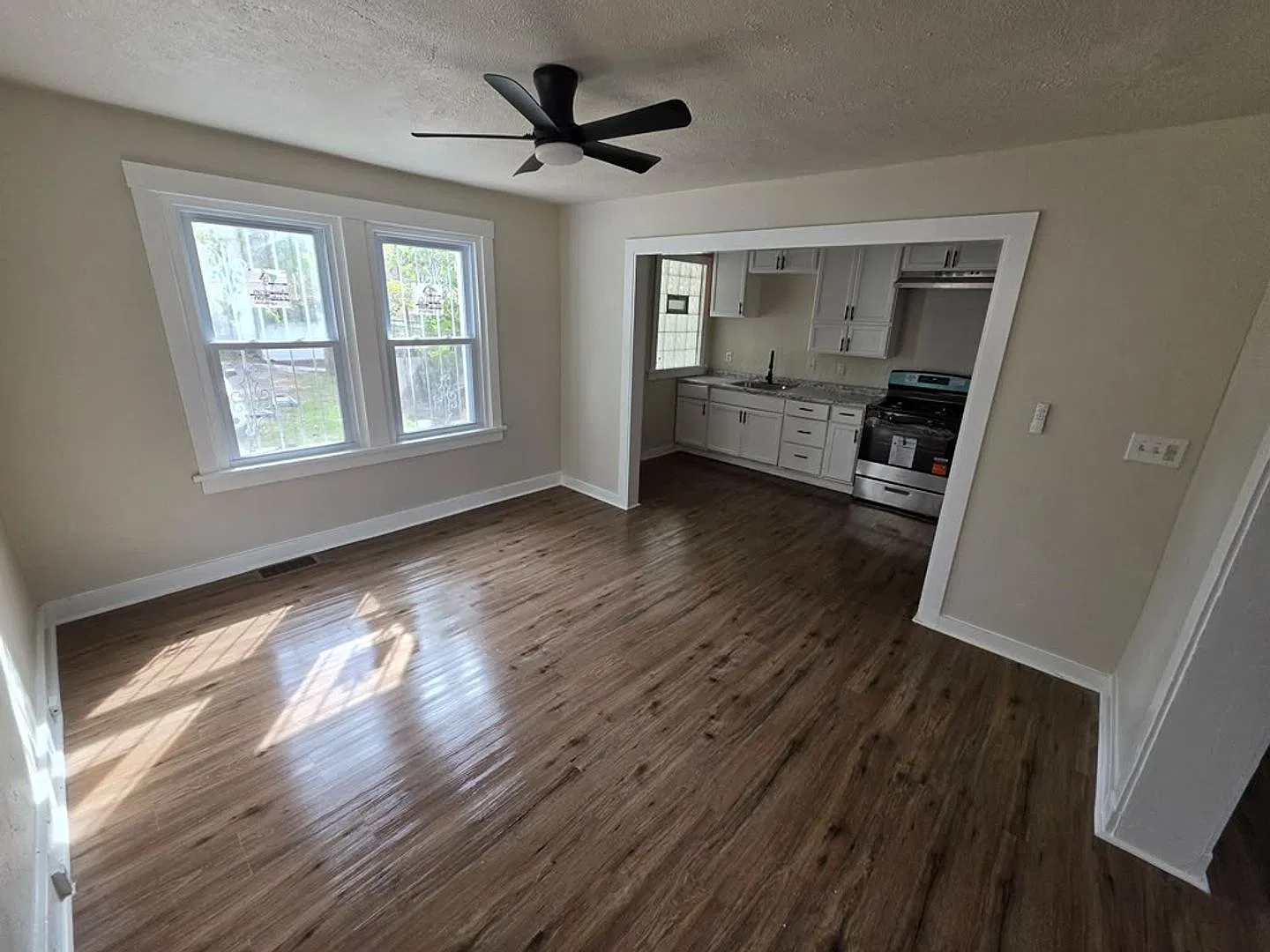 3 bed, 1218 sqft, $1,495 — Photo 2