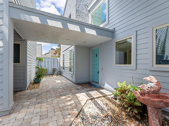 2nd image of 116 LAKE JULIA Drive N