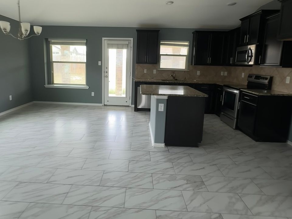 1st image of 104 Christopher Dr