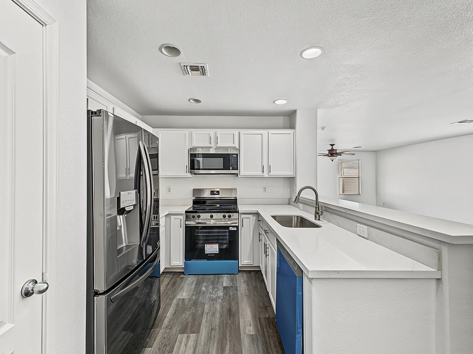 3 bed, 1500 sqft, $1,995 — Photo 2