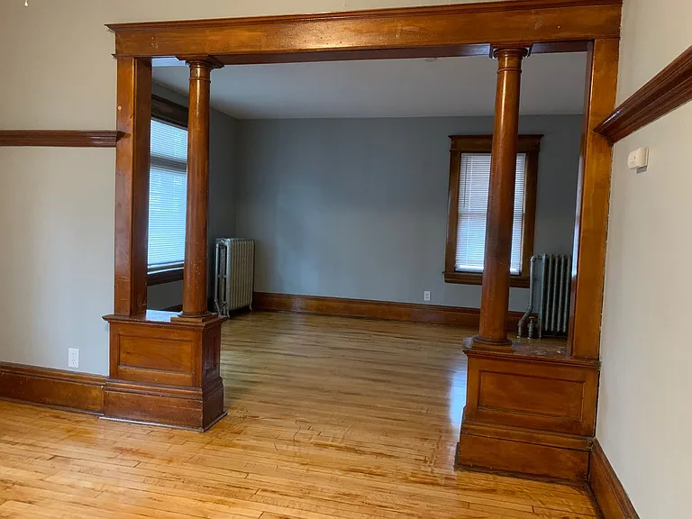 123 Wayzata St — Photo 2