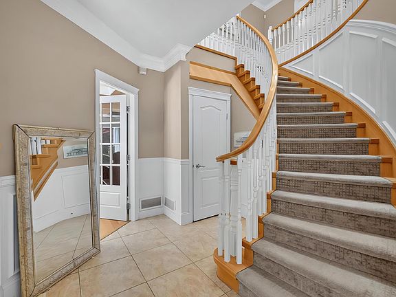 2nd image of 15775 39a Ave