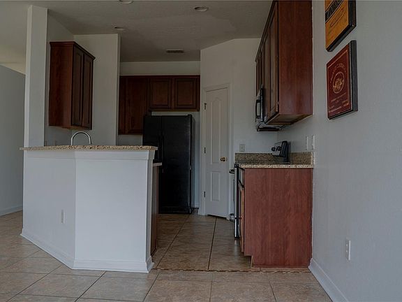 5th image of 2018 Estancia Cir