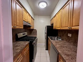 2935 Ocean Parkway, #3