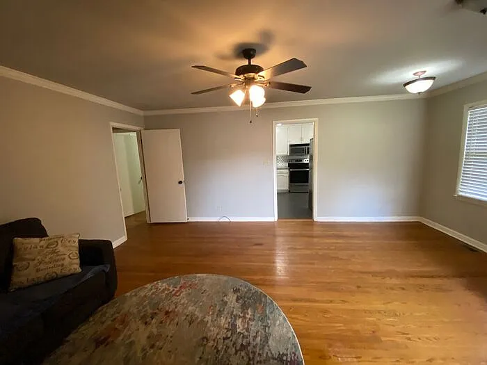 817 Chambers Dr NE — Photo 5